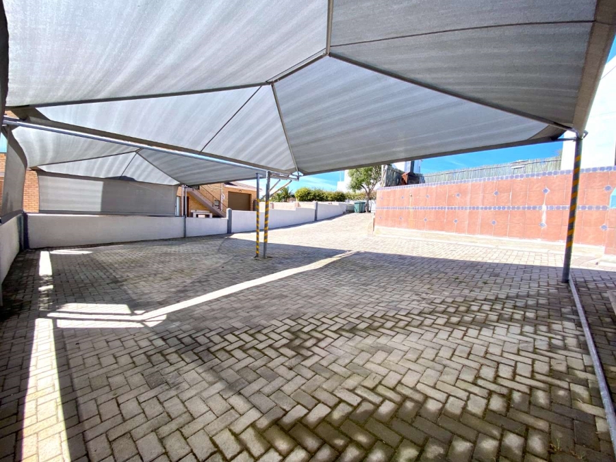 7 Bedroom Property for Sale in Myburgh Park Western Cape